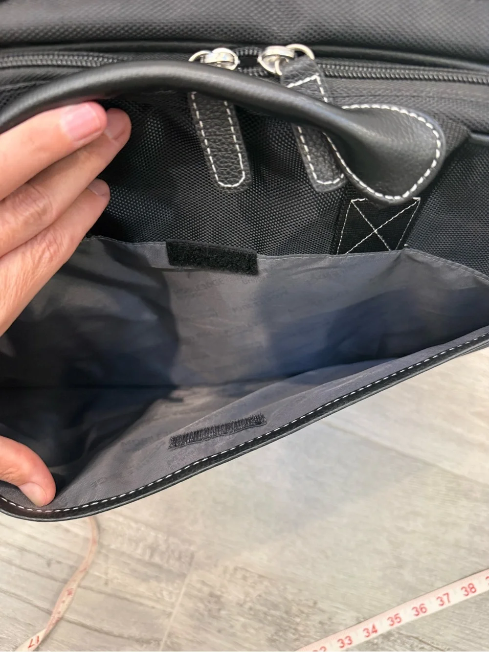 NWOT Black Mobile Edge 16